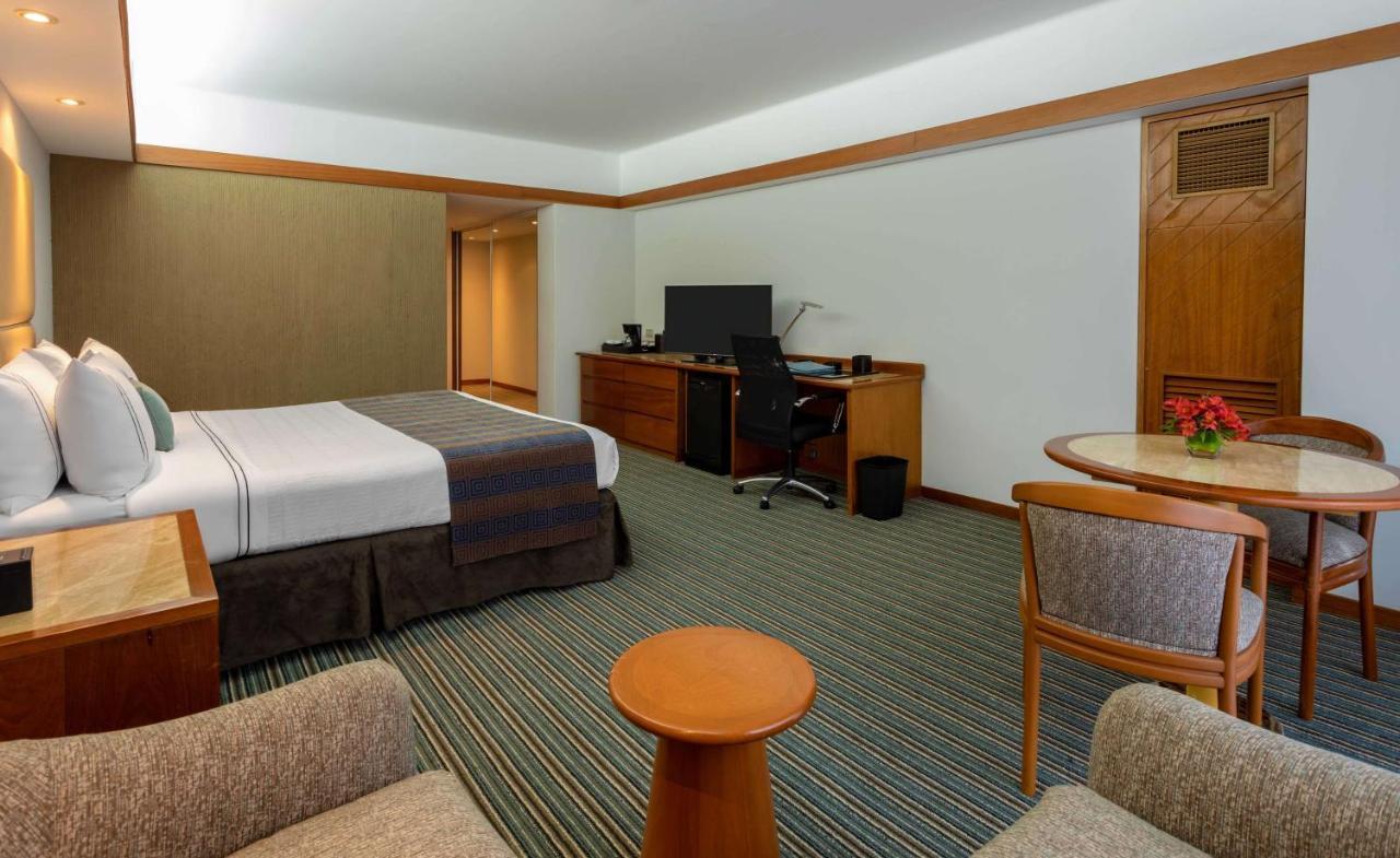 Sonesta Hotel El Olivar Lima Ngoại thất bức ảnh A room at the hotel