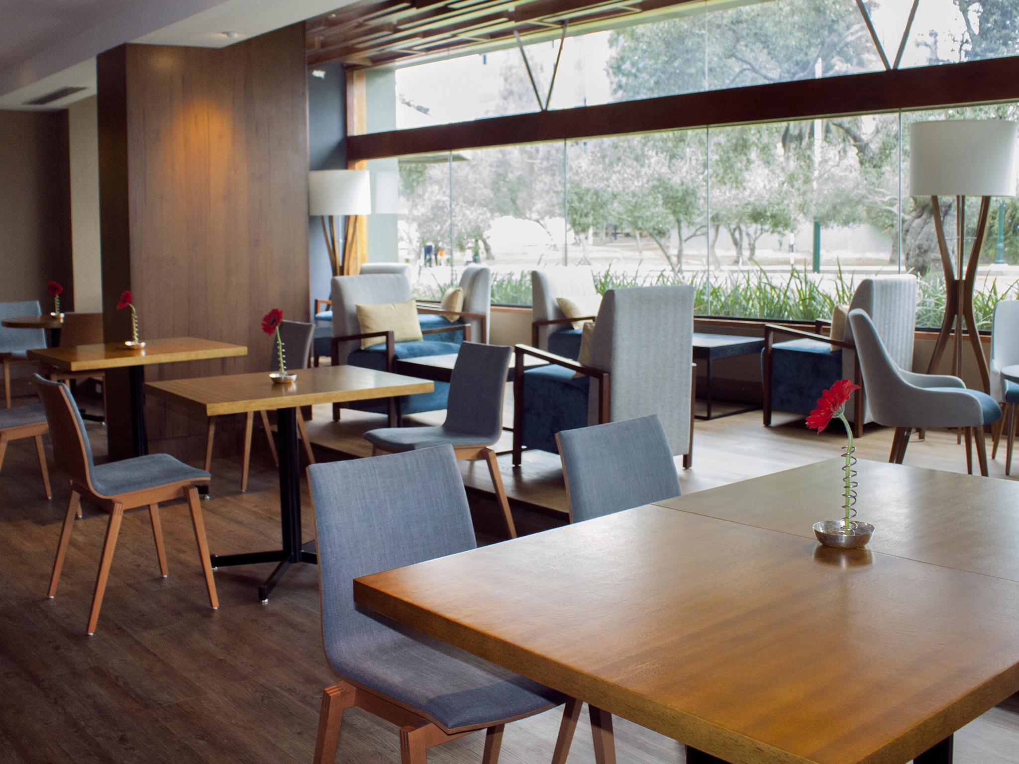 Sonesta Hotel El Olivar Lima Ngoại thất bức ảnh The lounge at the airport
